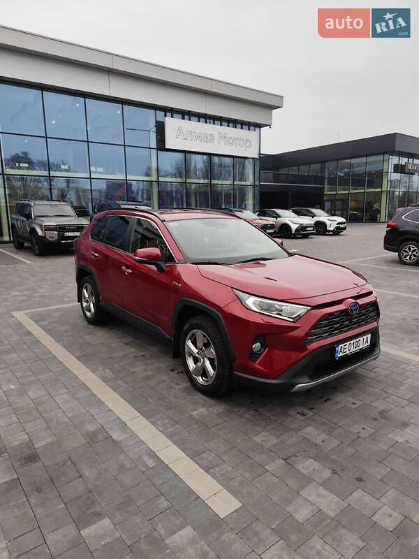 Внедорожник / Кроссовер Toyota RAV4 2020 в Днепре