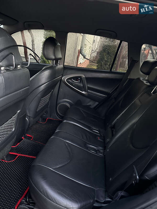 Позашляховик / Кросовер Toyota RAV4 2007 в Хусті