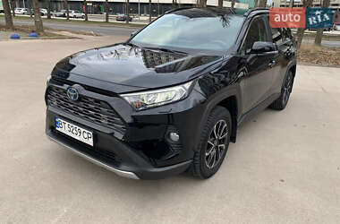 Внедорожник / Кроссовер Toyota RAV4 2021 в Киеве