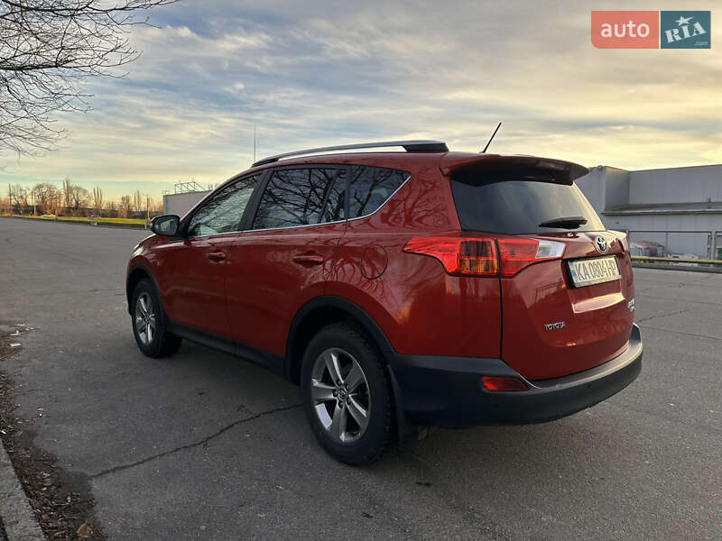 Позашляховик / Кросовер Toyota RAV4 2015 в Кривому Розі