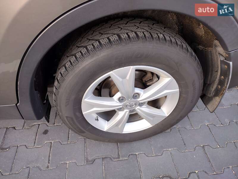 Позашляховик / Кросовер Toyota RAV4 2013 в Ірпені
