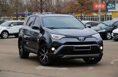 Позашляховик / Кросовер Toyota RAV4 2017 в Києві