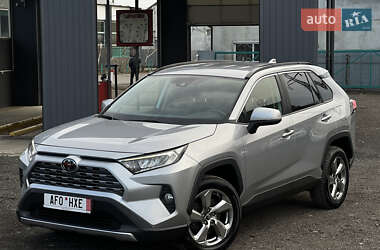 Внедорожник / Кроссовер Toyota RAV4 2019 в Ужгороде