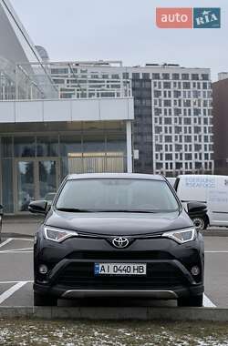 Внедорожник / Кроссовер Toyota RAV4 2017 в Киеве