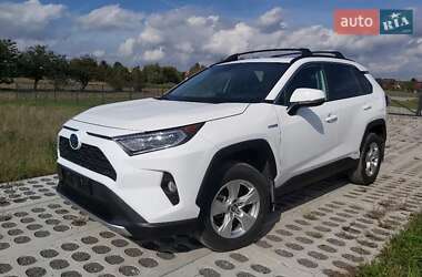 Внедорожник / Кроссовер Toyota RAV4 2020 в Киеве