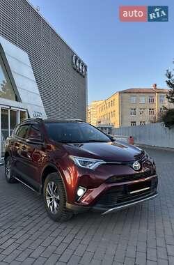 Позашляховик / Кросовер Toyota RAV4 2017 в Києві