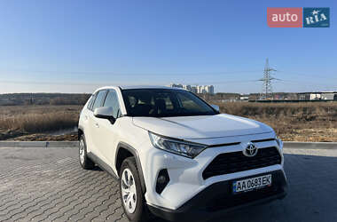 Позашляховик / Кросовер Toyota RAV4 2019 в Києві