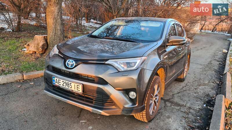 Внедорожник / Кроссовер Toyota RAV4 2017 в Кривом Роге