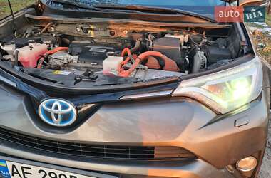 Внедорожник / Кроссовер Toyota RAV4 2017 в Кривом Роге