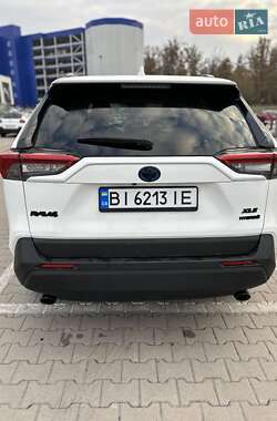 Позашляховик / Кросовер Toyota RAV4 2021 в Києві