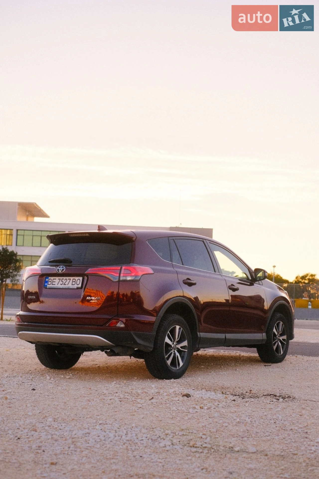 2016 Toyota RAV 4 - мініатюра 5