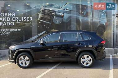 Внедорожник / Кроссовер Toyota RAV4 2019 в 