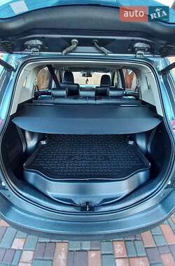 Внедорожник / Кроссовер Toyota RAV4 2013 в 