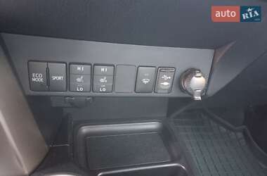 Внедорожник / Кроссовер Toyota RAV4 2013 в 