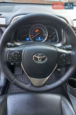 Внедорожник / Кроссовер Toyota RAV4 2013 в 