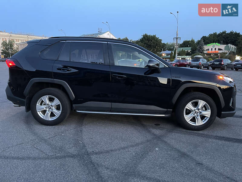 Позашляховик / Кросовер Toyota RAV4 2019 в Харкові
