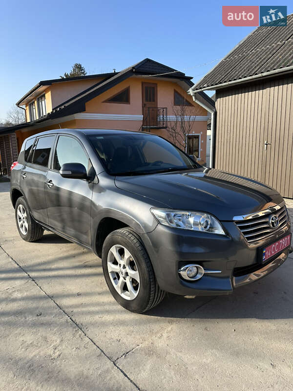 Позашляховик / Кросовер Toyota RAV4 2011 в Монастириській