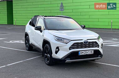 Внедорожник / Кроссовер Toyota RAV4 2021 в Киеве