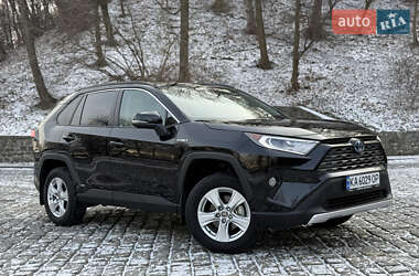 Внедорожник / Кроссовер Toyota RAV4 2021 в Киеве