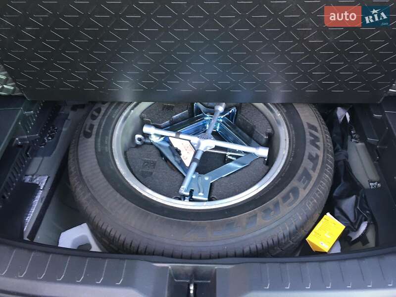 Внедорожник / Кроссовер Toyota RAV4 2020 в Первомайске