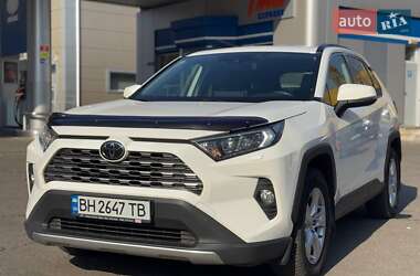 Позашляховик / Кросовер Toyota RAV4 2019 в Одесі