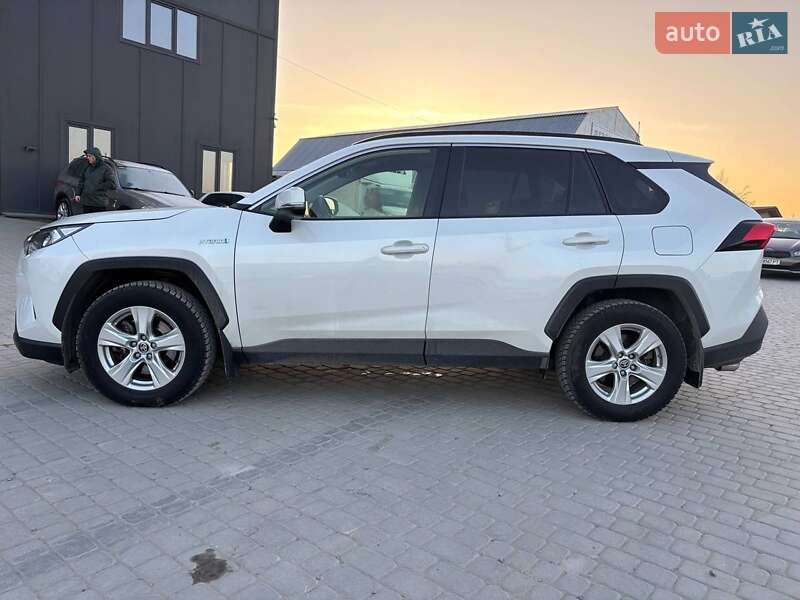 Внедорожник / Кроссовер Toyota RAV4 2020 в Львове