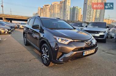 Внедорожник / Кроссовер Toyota RAV4 2016 в Киеве