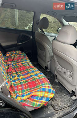 Внедорожник / Кроссовер Toyota RAV4 2006 в 