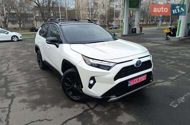 Внедорожник / Кроссовер Toyota RAV4 2022 в 