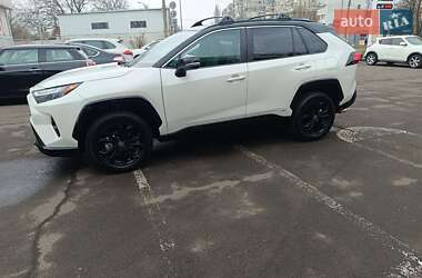 Внедорожник / Кроссовер Toyota RAV4 2022 в 