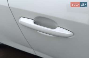 Внедорожник / Кроссовер Toyota RAV4 2022 в 