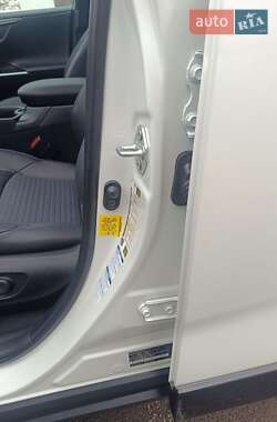 Внедорожник / Кроссовер Toyota RAV4 2022 в 