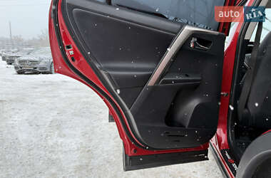 Внедорожник / Кроссовер Toyota RAV4 2013 в 