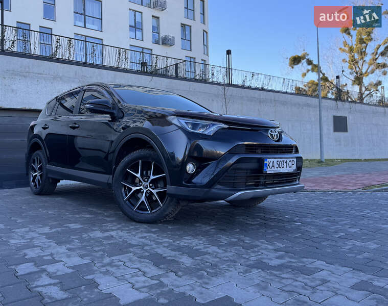 Позашляховик / Кросовер Toyota RAV4 2016 в Львові