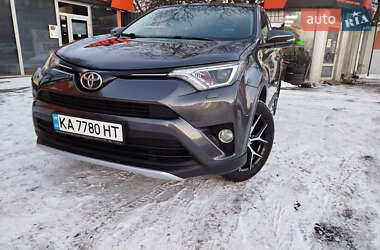 Внедорожник / Кроссовер Toyota RAV4 2016 в Киеве