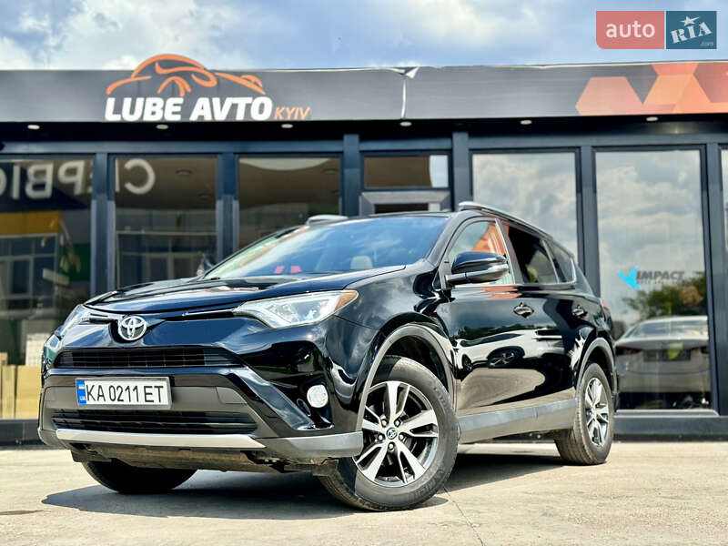 Внедорожник / Кроссовер Toyota RAV4 2016 в Киеве