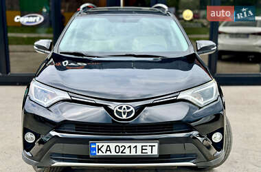 Внедорожник / Кроссовер Toyota RAV4 2016 в Киеве