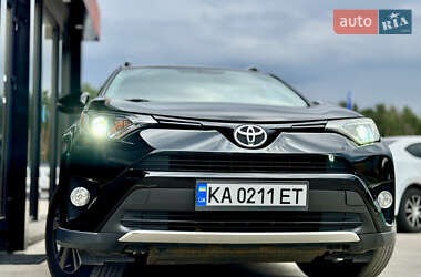 Внедорожник / Кроссовер Toyota RAV4 2016 в Киеве