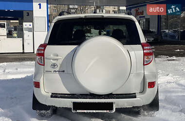 Внедорожник / Кроссовер Toyota RAV4 2011 в Киеве