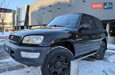 Внедорожник / Кроссовер Toyota RAV4 2000 в Киеве