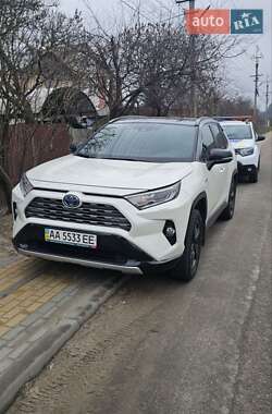 Внедорожник / Кроссовер Toyota RAV4 2021 в Киеве