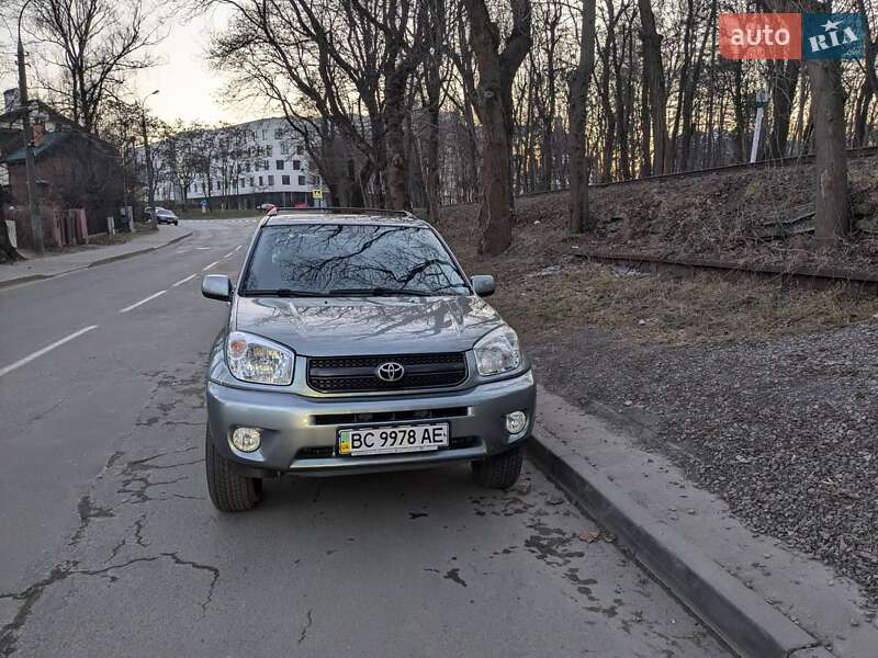 Внедорожник / Кроссовер Toyota RAV4 2005 в Львове