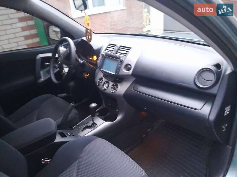 Позашляховик / Кросовер Toyota RAV4 2006 в Охтирці