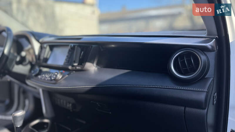 Позашляховик / Кросовер Toyota RAV4 2016 в Костопілі фото 23 Позашляховик / Кросовер Toyota RAV4 2016 в Костопілі