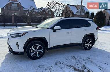 Внедорожник / Кроссовер Toyota RAV4 2021 в Киеве