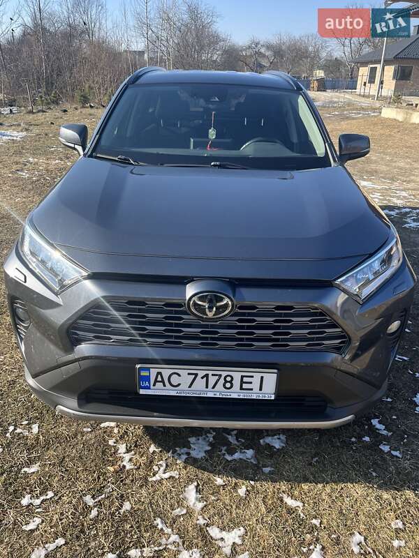 Внедорожник / Кроссовер Toyota RAV4 2020 в Ковеле