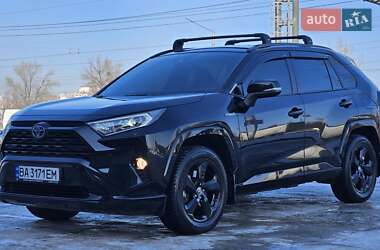 Внедорожник / Кроссовер Toyota RAV4 2021 в Киеве