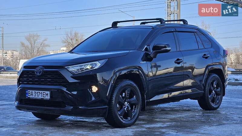 Позашляховик / Кросовер Toyota RAV4 2021 в Києві