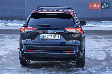 Позашляховик / Кросовер Toyota RAV4 2021 в Києві