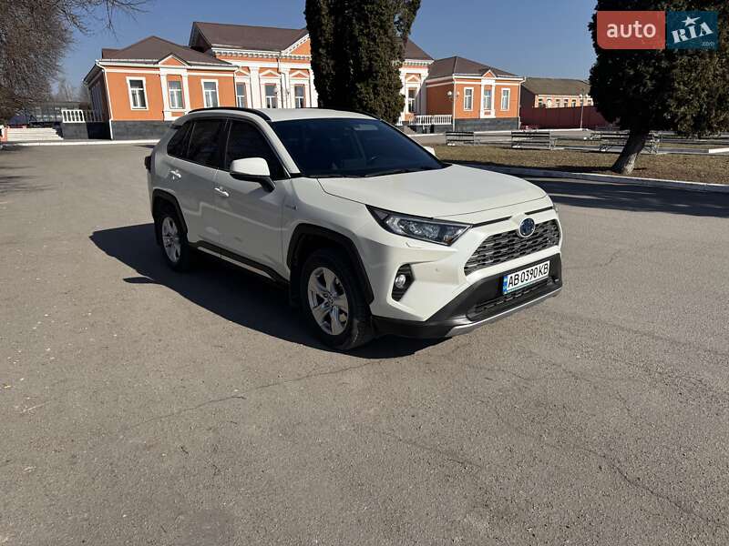 Внедорожник / Кроссовер Toyota RAV4 2021 в Хмельнике